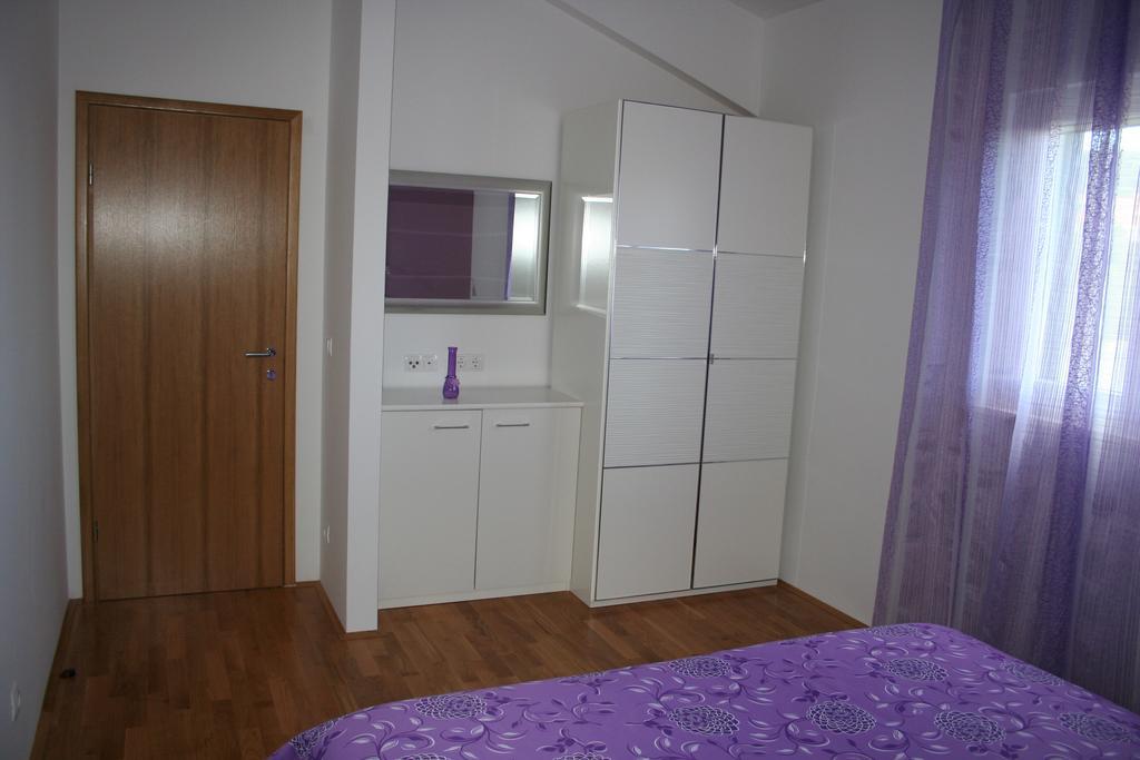 Tone & Marta Apartments Рогозница Екстериор снимка