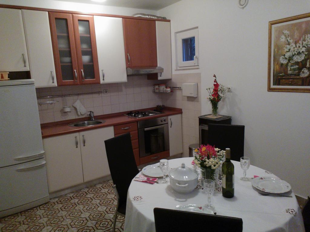 Tone & Marta Apartments Рогозница Екстериор снимка