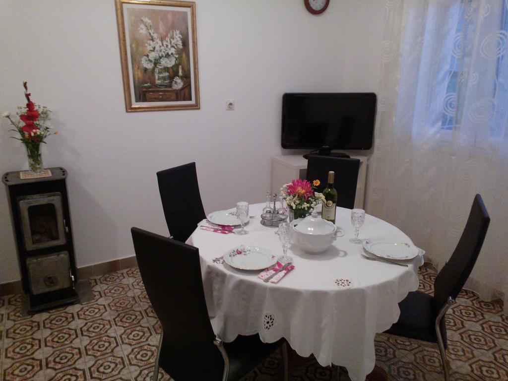Tone & Marta Apartments Рогозница Екстериор снимка