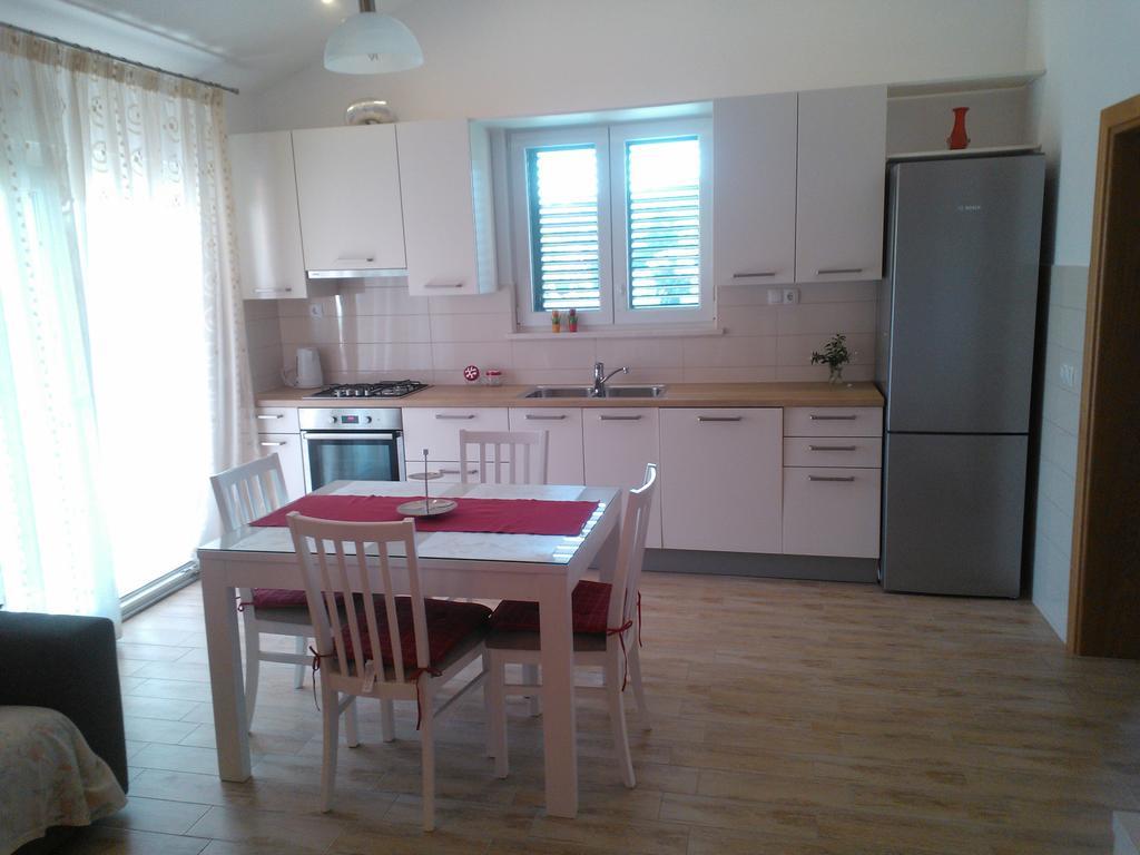 Tone & Marta Apartments Рогозница Екстериор снимка